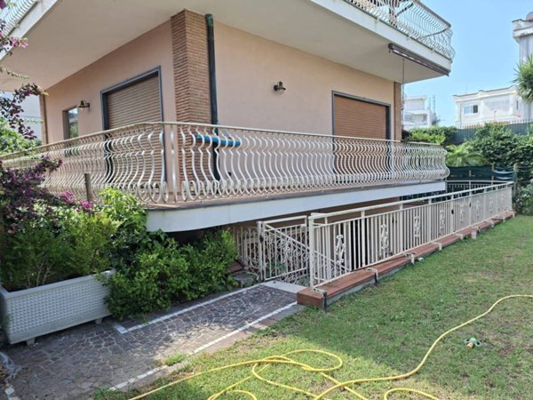 casa indipendente in affitto a Pozzuoli
