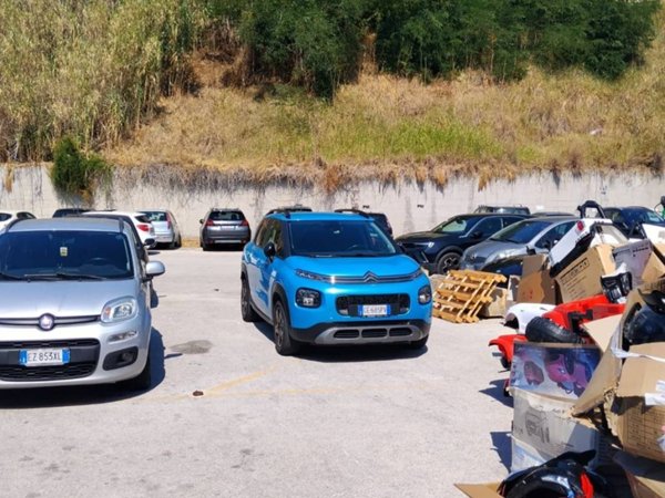 locale commerciale in affitto a Pozzuoli