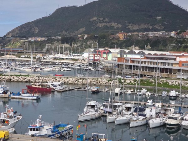 appartamento in affitto a Pozzuoli
