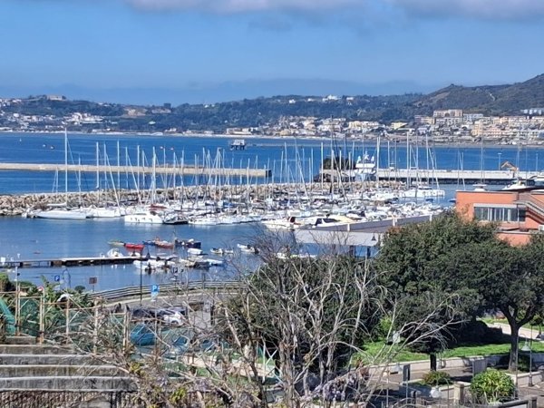 appartamento in affitto a Pozzuoli