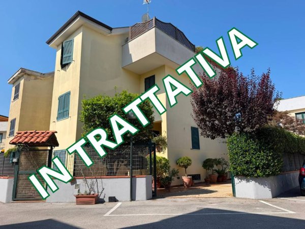casa indipendente in affitto a Pozzuoli in zona Monterusciello