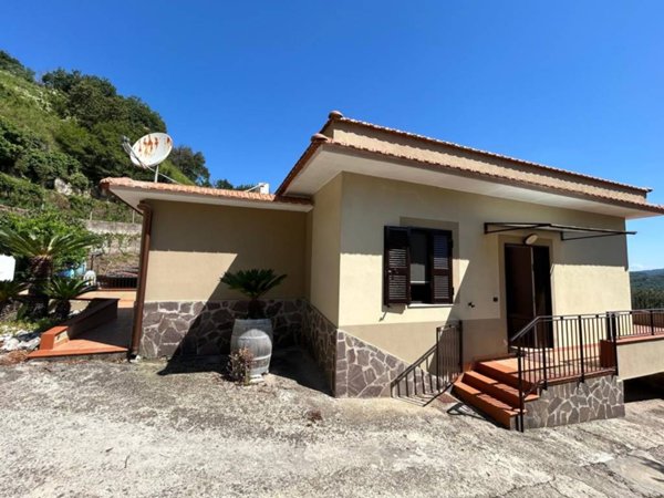 casa indipendente in affitto a Pozzuoli