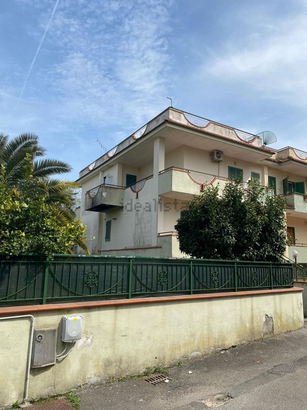 casa indipendente in affitto a Pozzuoli