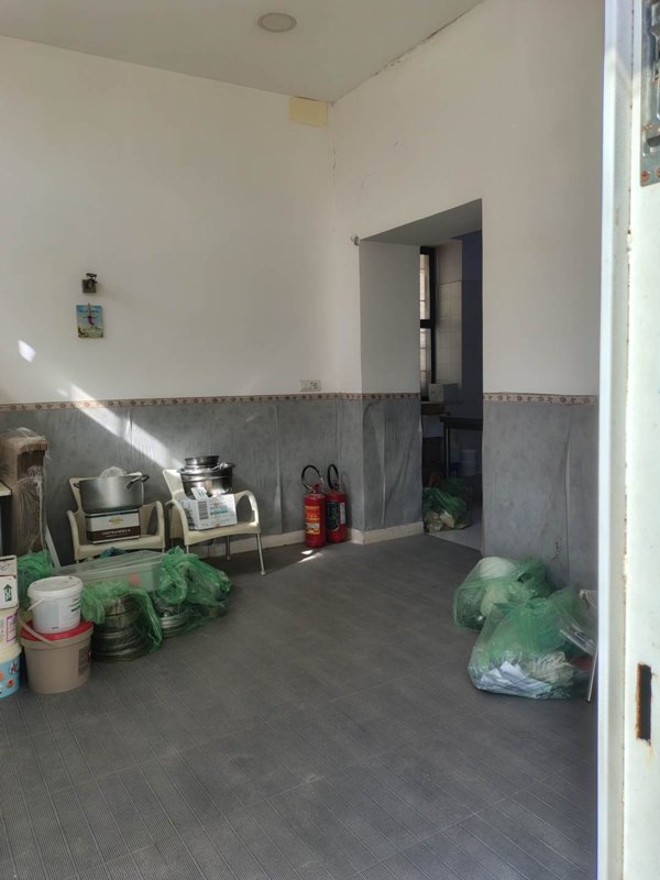 locale commerciale in affitto a Pozzuoli