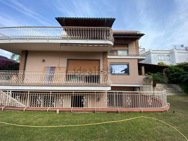 casa indipendente in affitto a Pozzuoli in zona Arco Felice