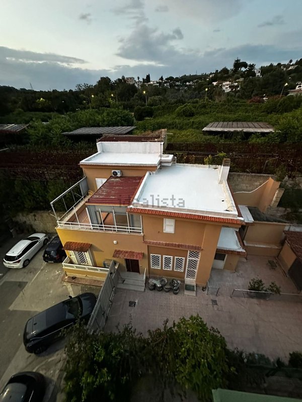 casa indipendente in affitto a Pozzuoli in zona Solfatara