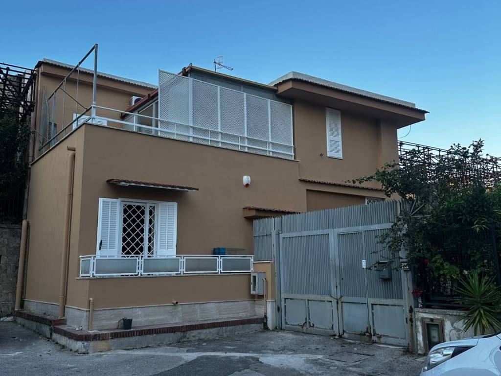 casa indipendente in affitto a Pozzuoli