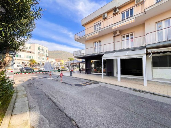 appartamento in affitto a Pozzuoli in zona Lucrino