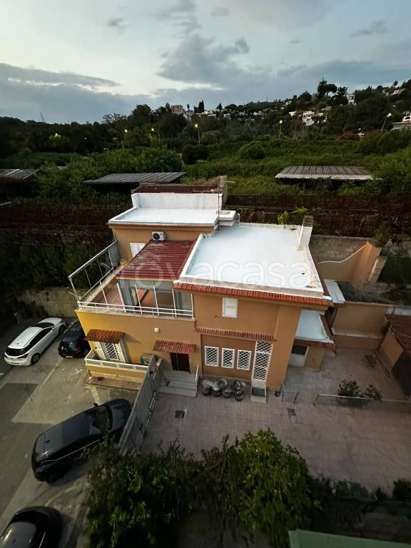 casa indipendente in affitto a Pozzuoli in zona Solfatara