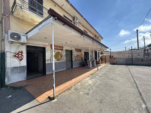 locale commerciale in affitto a Pozzuoli