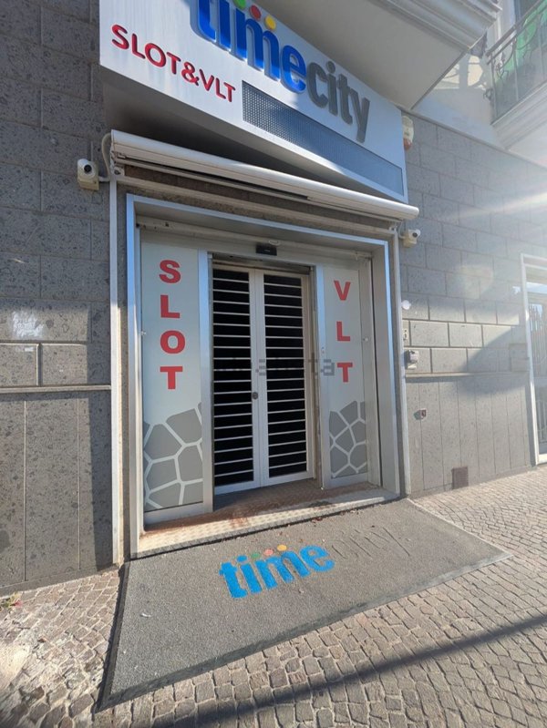 locale commerciale in affitto a Pozzuoli in zona Solfatara