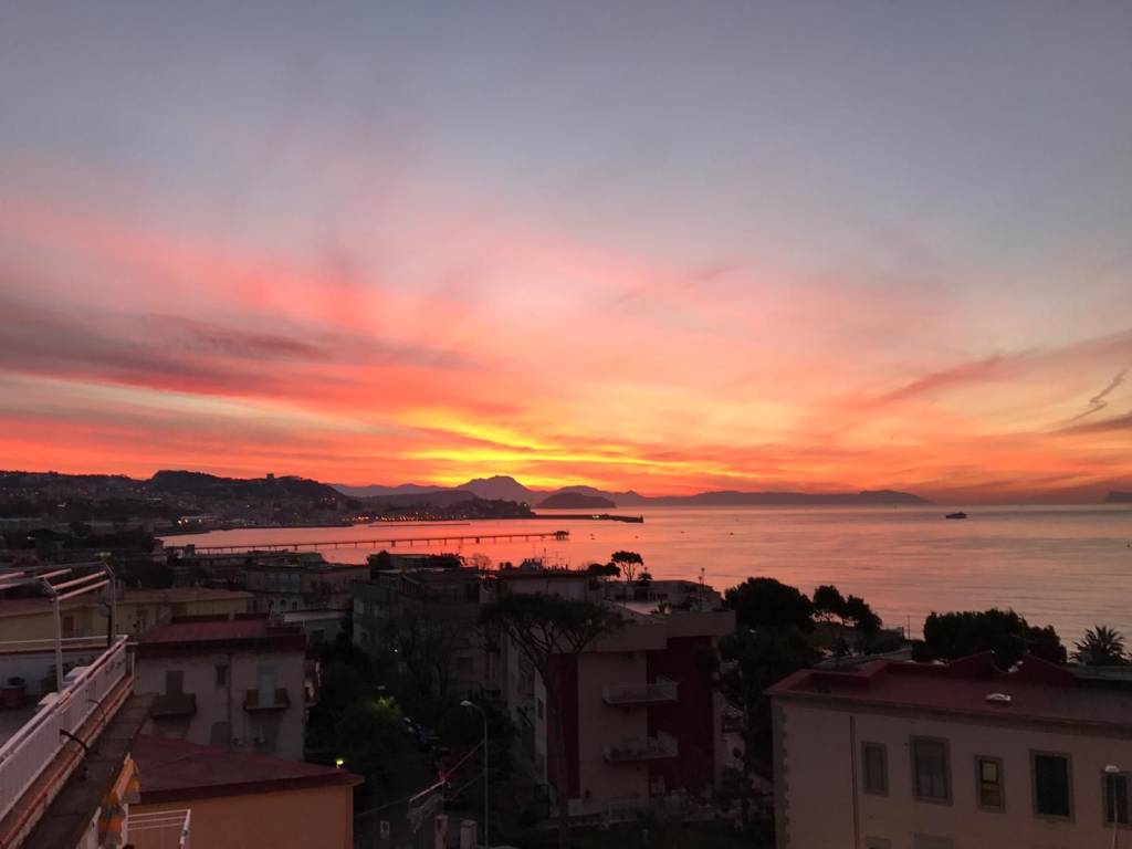 appartamento in affitto a Pozzuoli in zona Lucrino