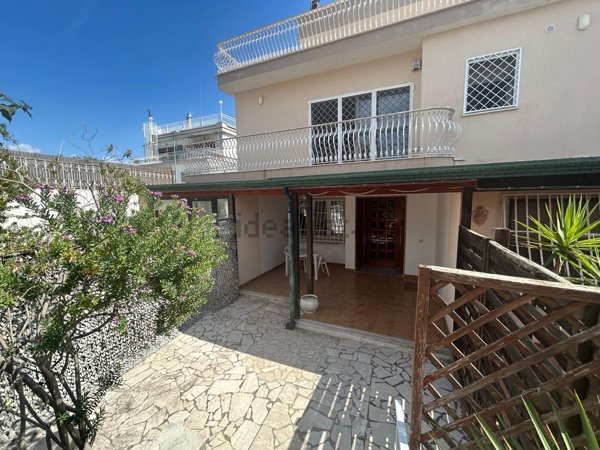 appartamento in affitto a Pozzuoli in zona Arco Felice