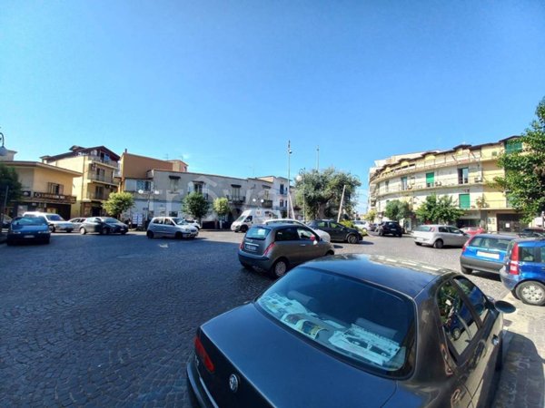 negozio in affitto a Qualiano