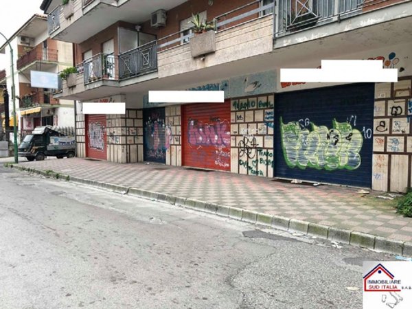 negozio in affitto a Qualiano