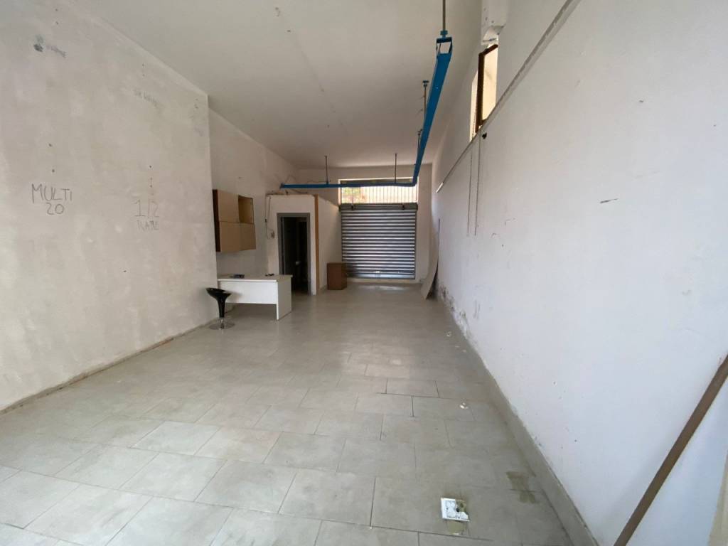 locale commerciale in affitto a Qualiano
