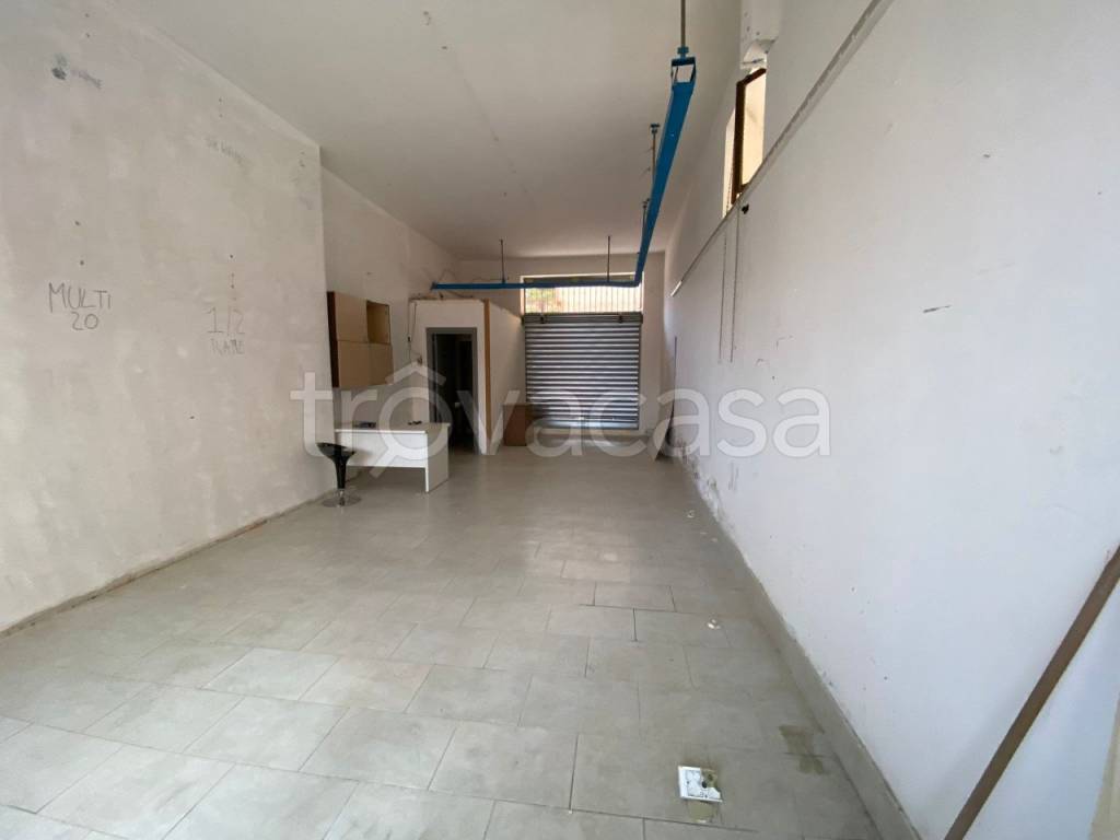 locale commerciale in affitto a Qualiano