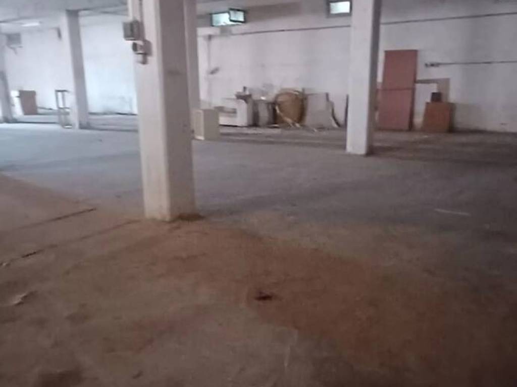 negozio in affitto a Qualiano