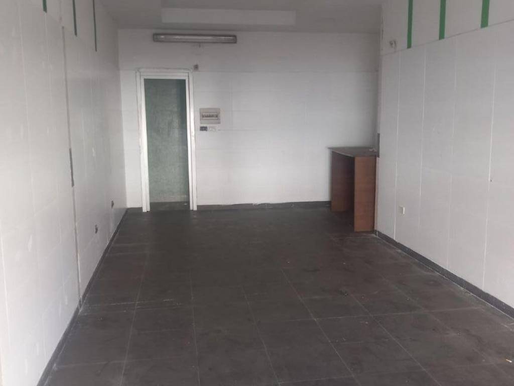 negozio in affitto a Qualiano