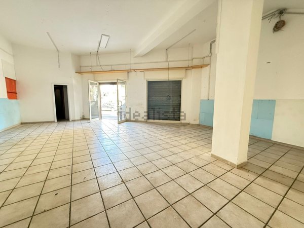 locale commerciale in affitto a Qualiano
