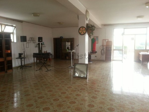 locale commerciale in affitto a Qualiano