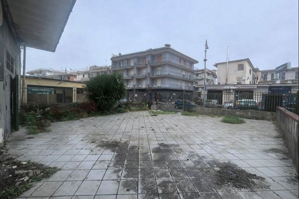 locale commerciale in affitto a Qualiano