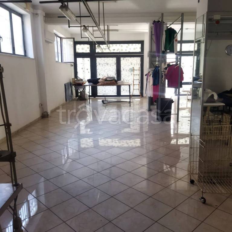 negozio in affitto a Qualiano