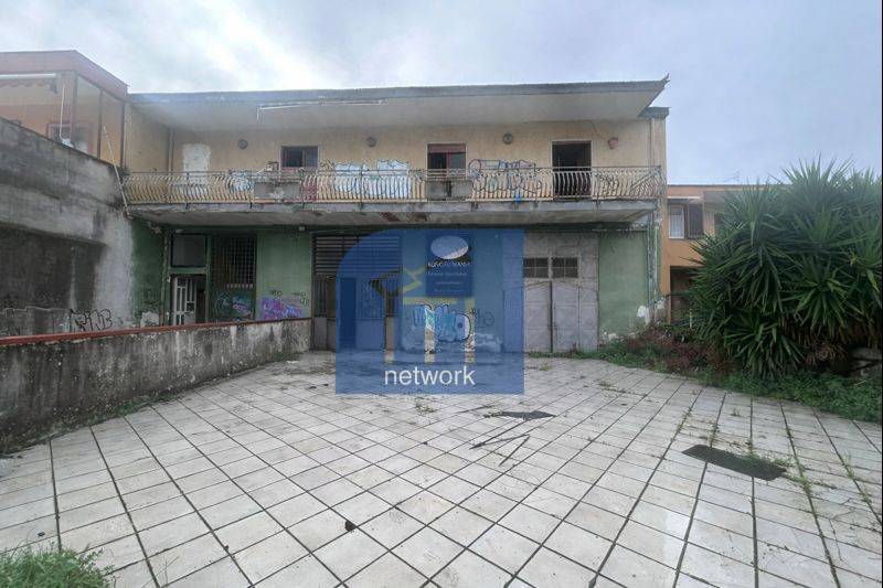 locale commerciale in affitto a Qualiano