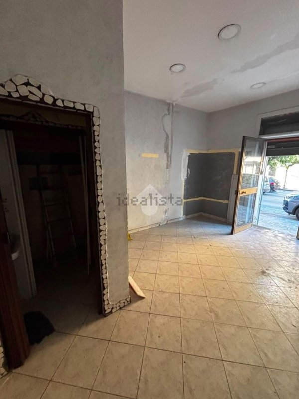 locale commerciale in affitto a Qualiano