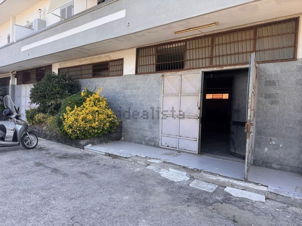 locale commerciale in affitto a Qualiano in zona Ripuaria