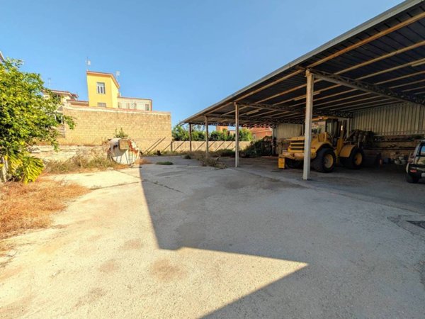 locale commerciale in affitto a Qualiano
