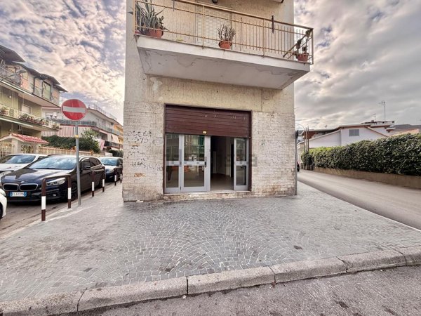 locale commerciale in affitto a Qualiano