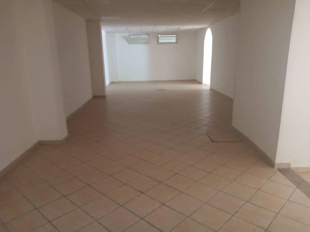 negozio in affitto a Quarto