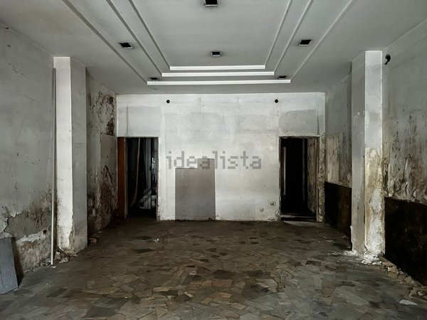 locale commerciale in affitto a Quarto