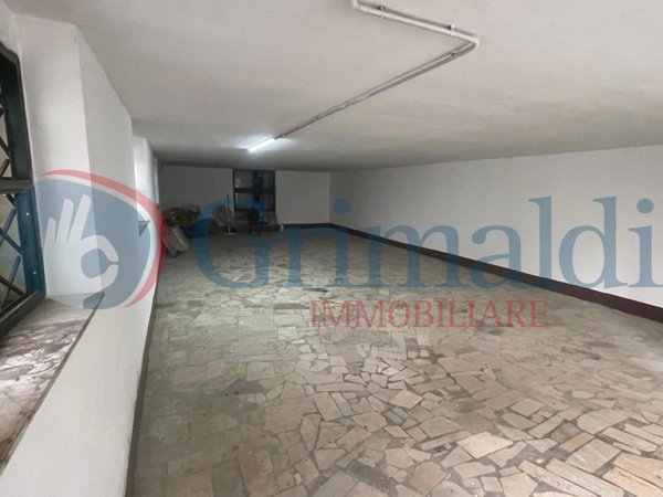 locale di sgombero in affitto a Quarto