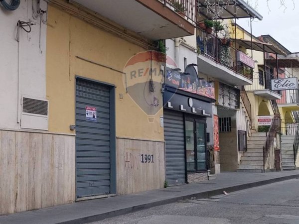 negozio in affitto a Quarto