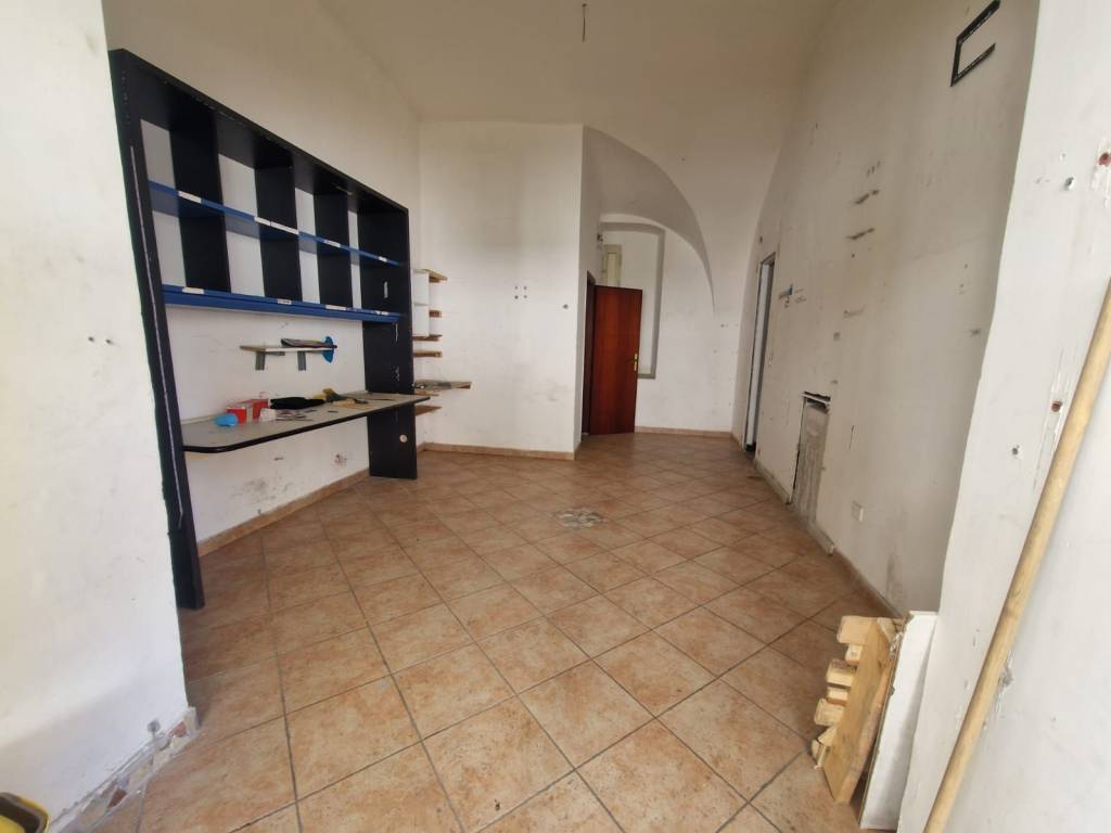 negozio in affitto a Quarto