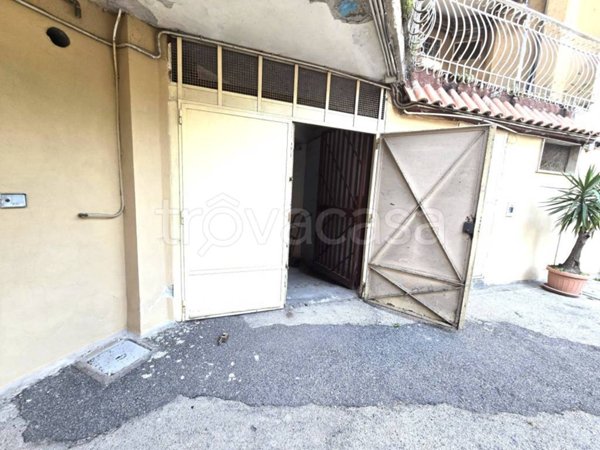 locale commerciale in affitto a Quarto