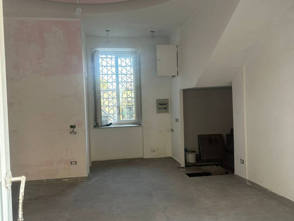 locale commerciale in affitto a Quarto