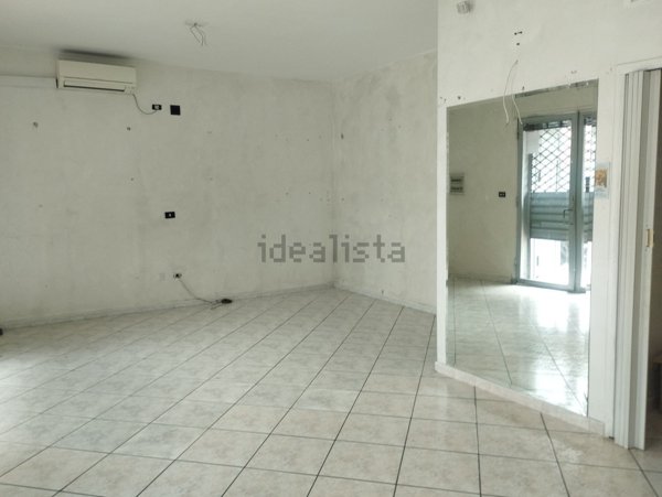 locale commerciale in affitto a Quarto