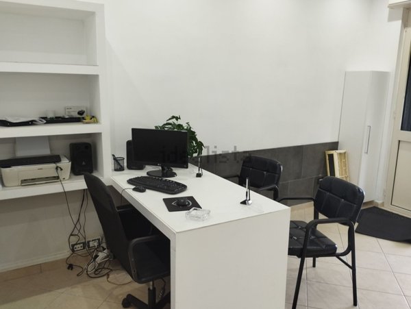 locale commerciale in affitto a Quarto