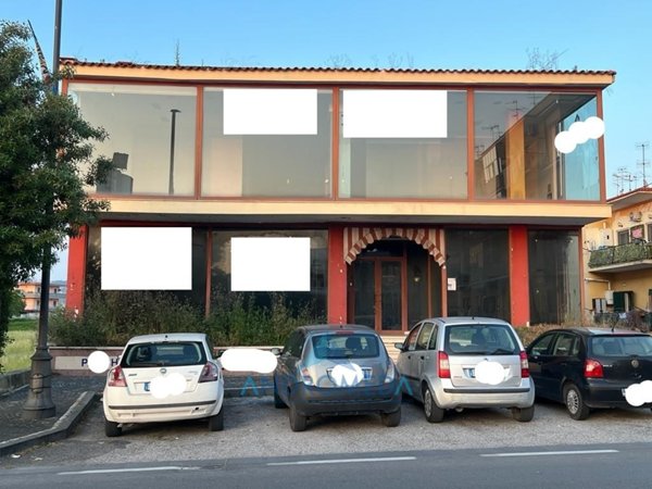 locale commerciale in affitto a Quarto