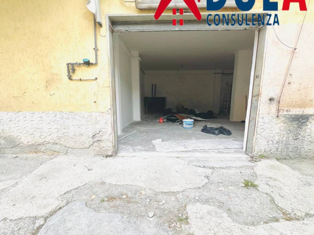 negozio in affitto a Quarto