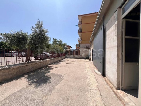 locale commerciale in affitto a Quarto