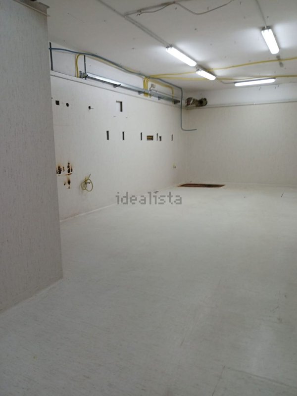 locale commerciale in affitto a Quarto
