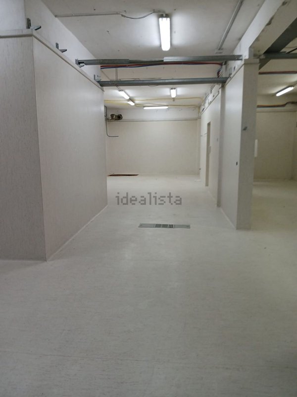 locale commerciale in affitto a Quarto