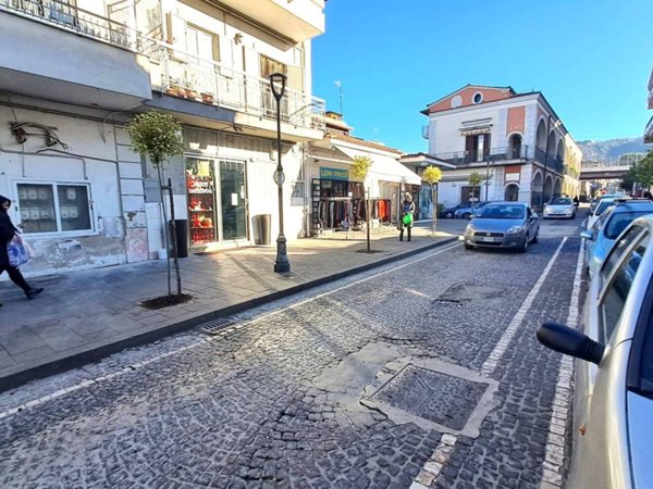 negozio in affitto a Quarto