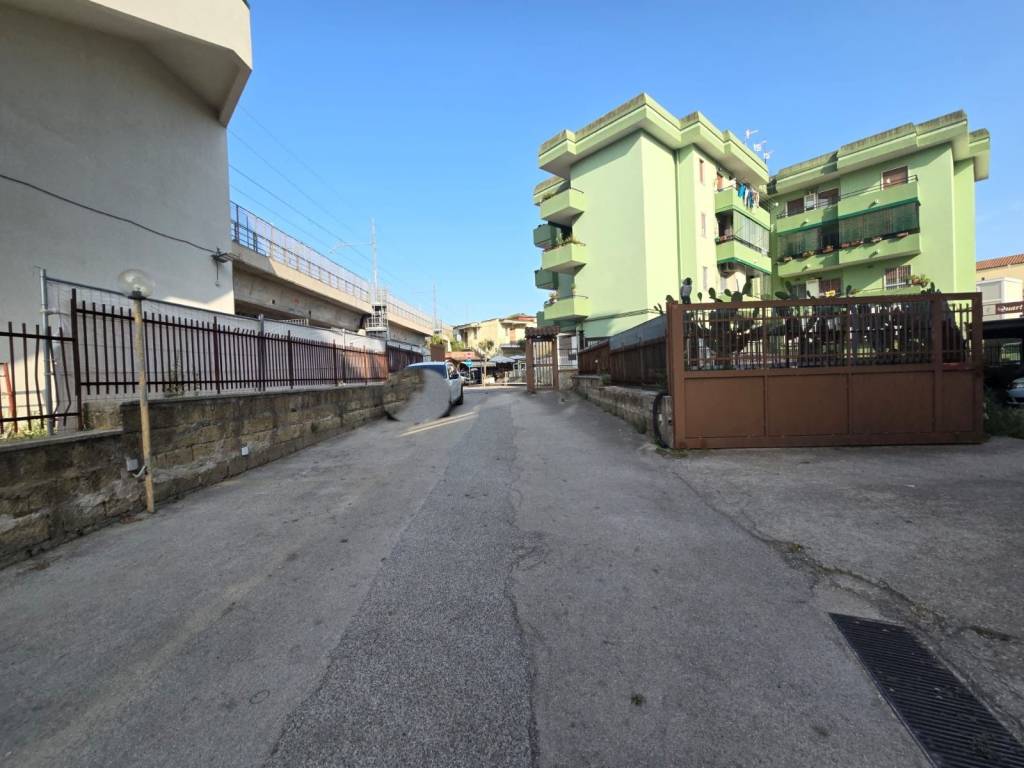 locale commerciale in affitto a Quarto
