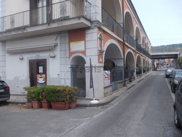 negozio in affitto a Quarto