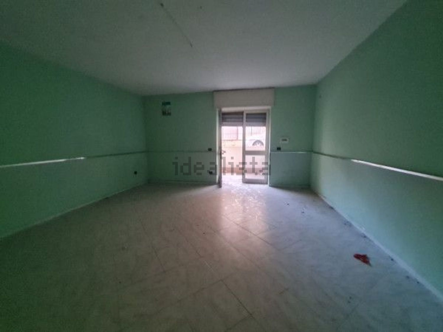 locale commerciale in affitto a Quarto